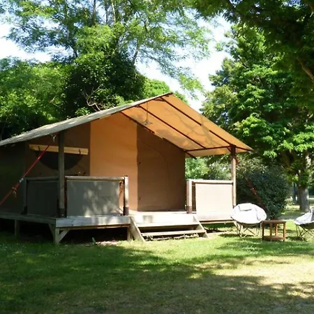 Campingplads Mobil Confortable Avec Terrasse A Bignac, 6 Personnes - Api-1-52-1227 Vouharte